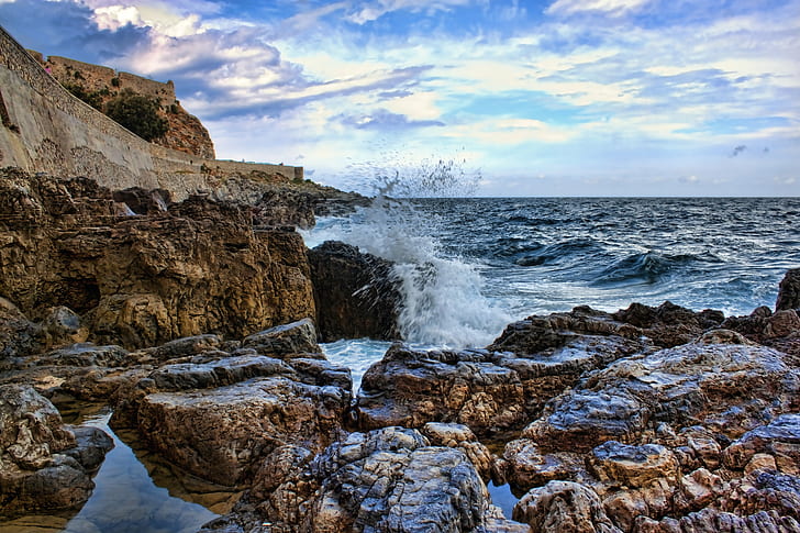 photo of rocks in seashore during day time, splash, wave, fortezza, HD wallpaper