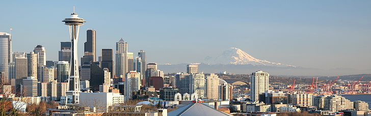 photograph of city, Seattle, multiple display, dual monitors