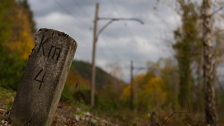 bokeh, railway, focus on foreground, nature, grave, tombstone, HD wallpaper