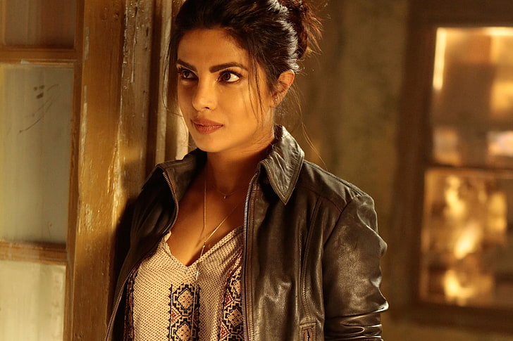 Priyanka Chopra leaves fans guessing after speaking Hindi in 'Quantico'