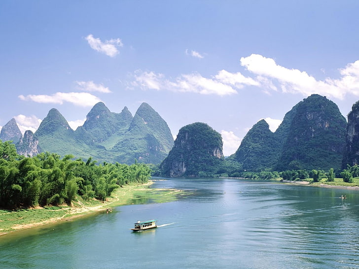 green trees, mountains, palm trees, lake, swim, yangshuo, li River