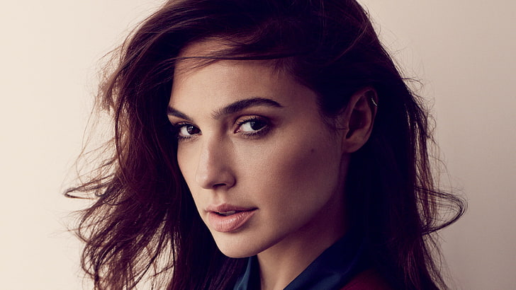 Gal Gadot, actress, model, simple background, looking at viewer