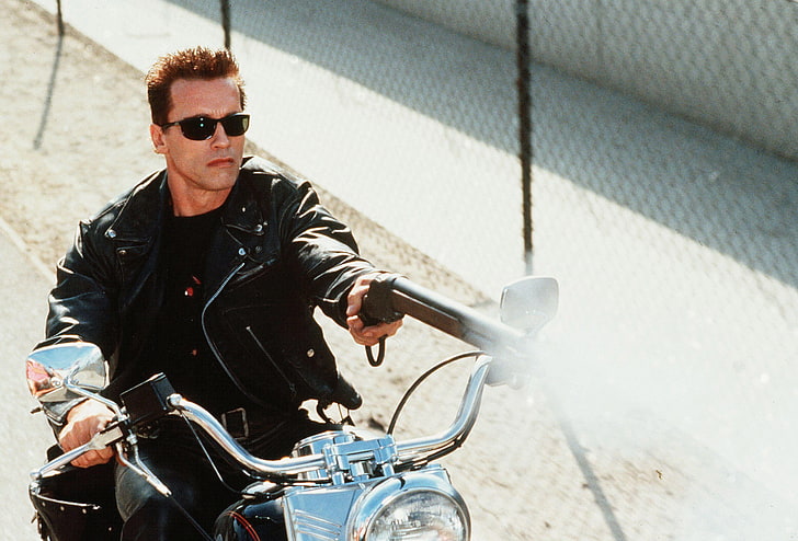 Arnold Schwarzenegger, man, motorcycle, actor, shotgun, Terminator 2