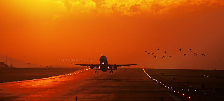 plane landing on sunset, airplane, commercial Airplane, air Vehicle, HD wallpaper