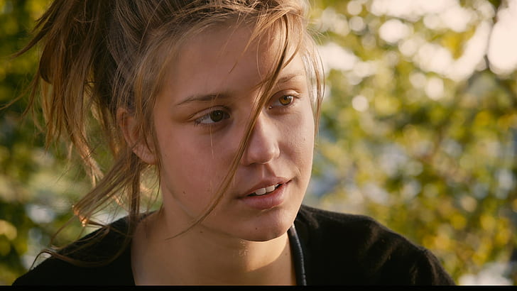 French actress, brown eyes, Adele Exarchopoulos, blue is the warmest color