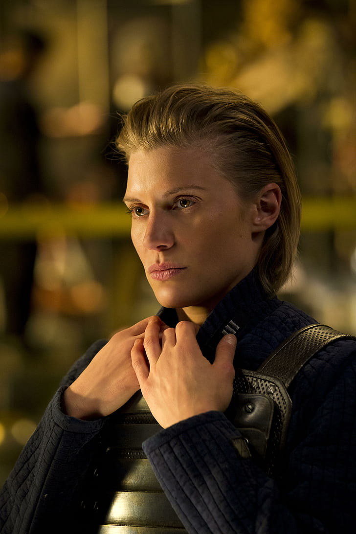 Katee Sackhoff, women, actress, looking into the distance, armor