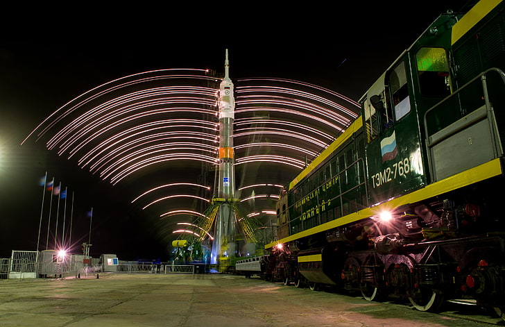 night, lights, train, Baikonur Cosmodrome, Kazakhstan, rocket, HD wallpaper