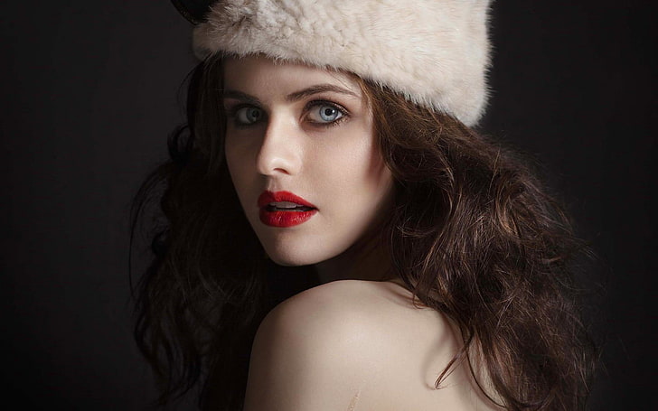 Alexandra Daddario, women's gray fur hat, Hollywood Celebrities, HD wallpaper