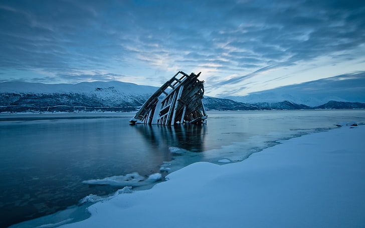 wrecked white and brown ship, snow, broken, frozen lake, mountains, HD wallpaper