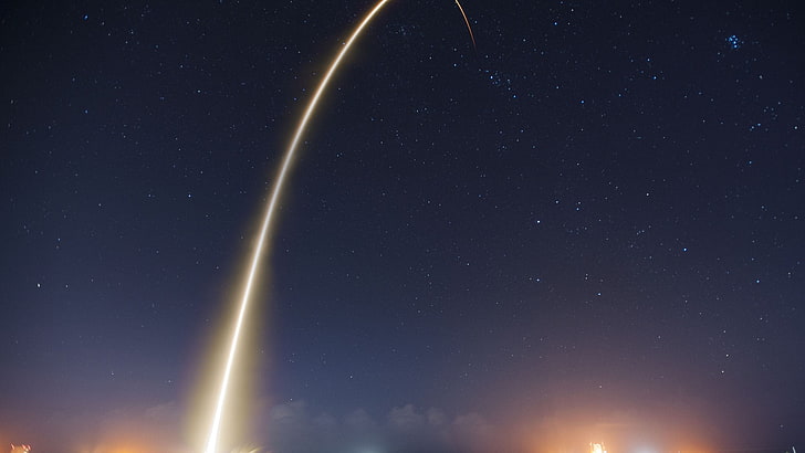 time-lapse phot of space rocket launch, Discovery, launching