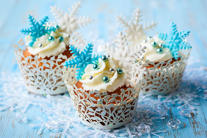 three Christmas-themed cupcakes, winter, snowflakes, food, cream, HD wallpaper