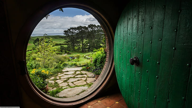 the hobbit bag end the shire the lord of the rings bilbo baggins frodo baggins house hobbits middle earth