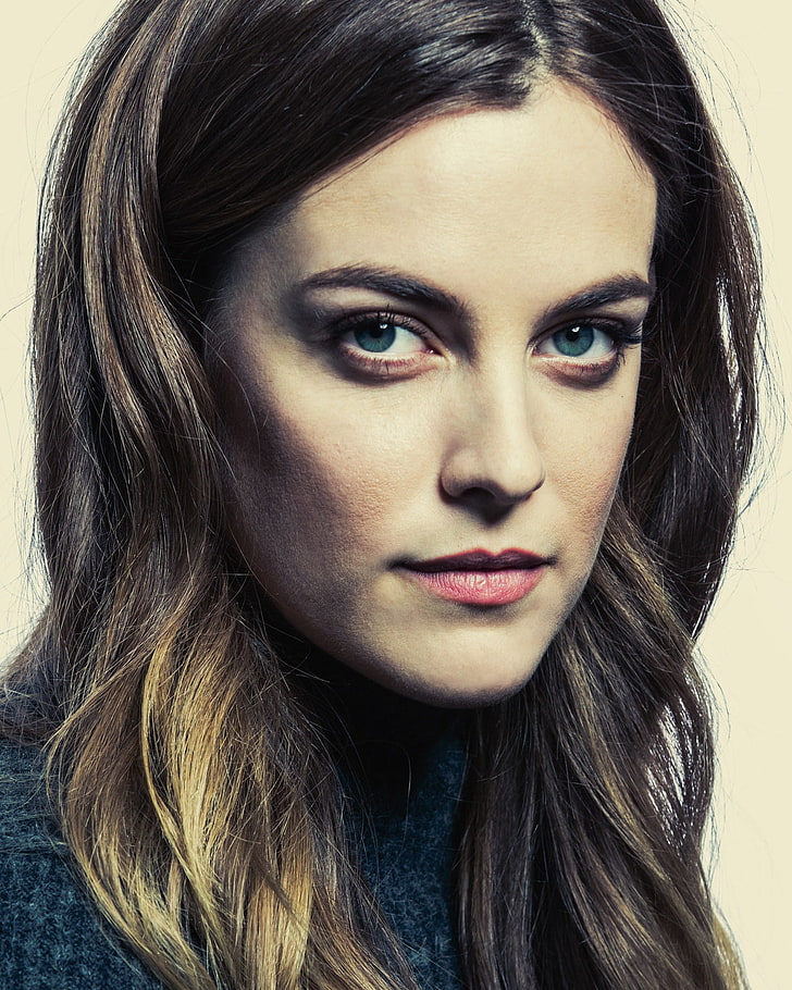 actress, women, blue eyes, Riley Keough, portrait, looking at camera