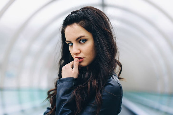 Aurela Skandaj, women, model, face, blue eyes, tunnel, leather jackets