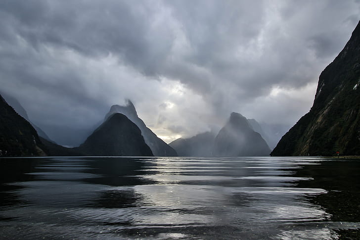 silhouette of hills above water, Milford Sound, Southland  New Zealand, HD wallpaper