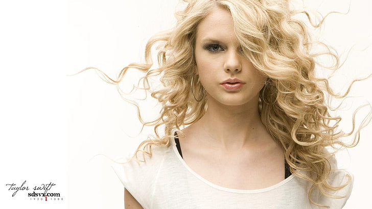 Taylor Swift digital wallpaper, celebrity, hoop earrings, pink lipstick