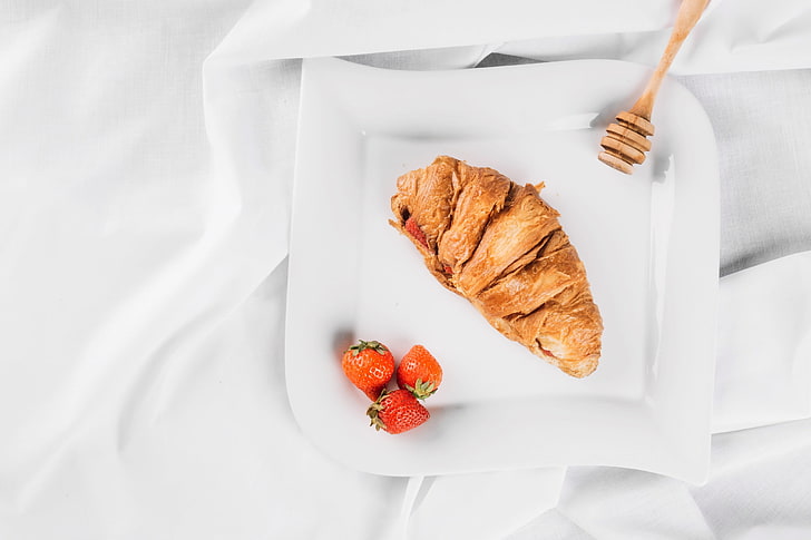 croissants, white, plates, strawberries, food, fruit, food and drink, HD wallpaper
