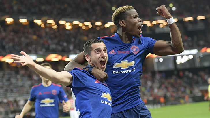 HD wallpaper: men's blue crew-neck shirt, Paul Pogba, soccer, Manchester  United | Wallpaper Flare