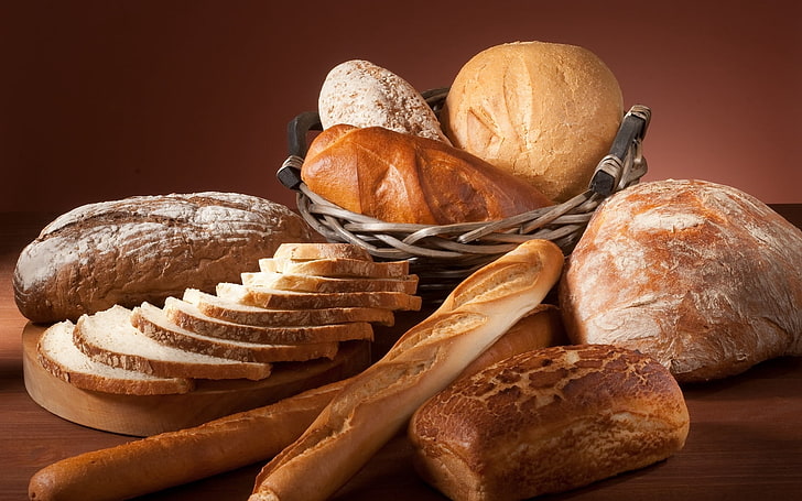 several breads, different, sliced, white bread, basket, board