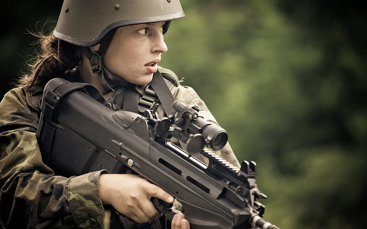 Girl Soldier FN F2000, green helmet, War & Army, machine gun