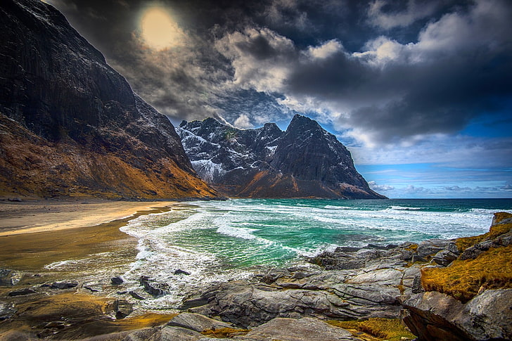 mountain and seashore painting, beach, mountains, island, Lofoten, HD wallpaper
