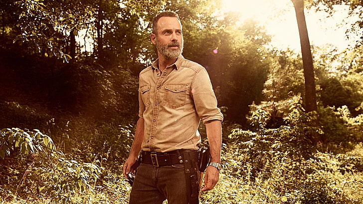 Rick Grimes in The Walking Dead Season 9, one person, three quarter length, HD wallpaper