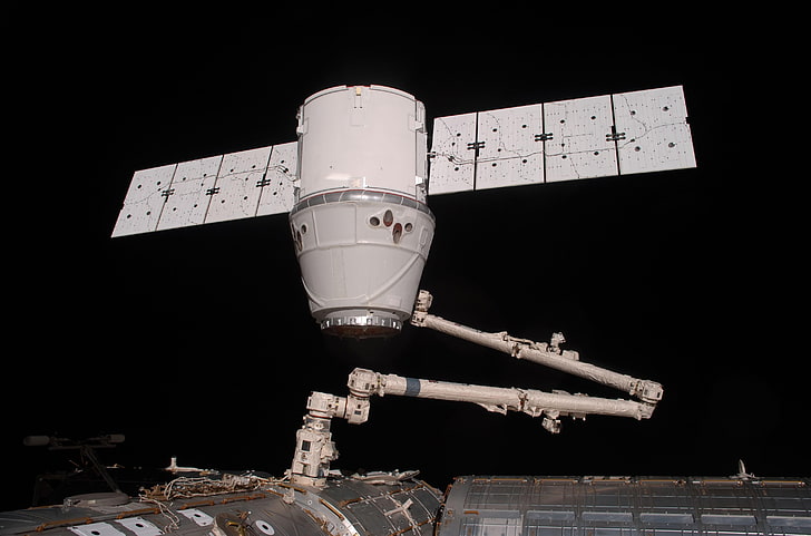 white satellite, spaceship dragon, iss, docking, space Travel Vehicle