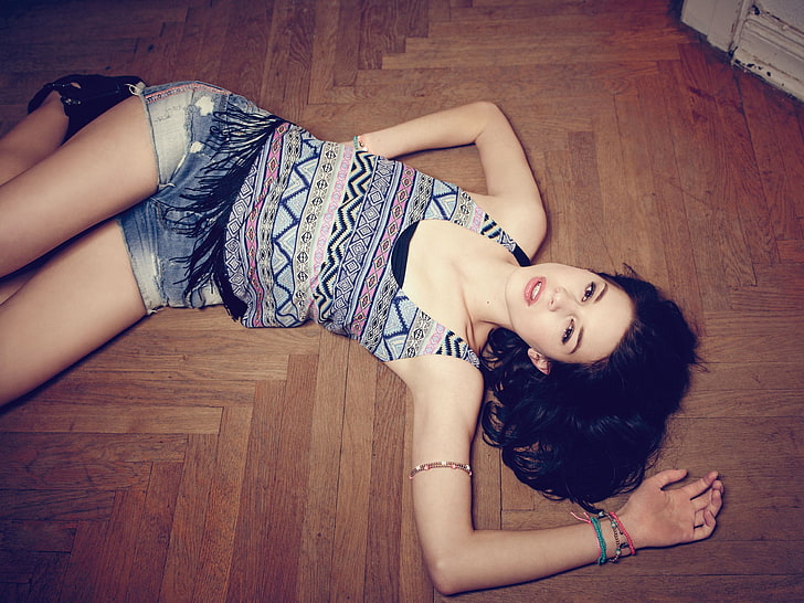 woman lying on brown wood parquet flooring, women, model, brunette