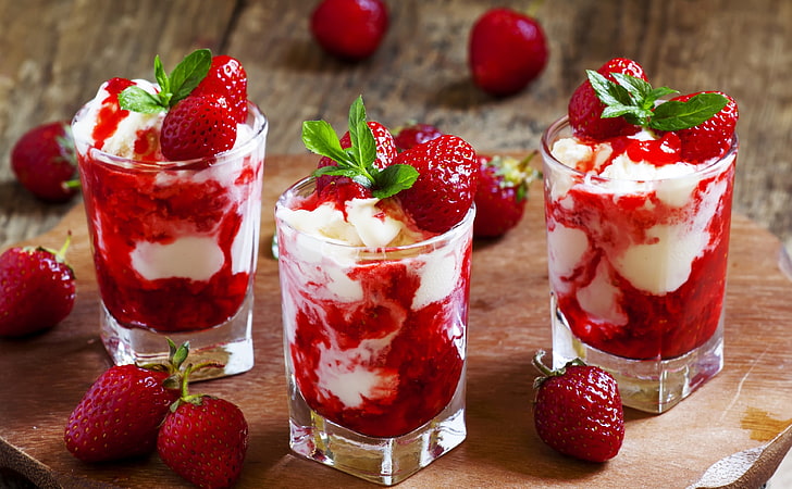 Strawberry Ice Cream Dessert, three strawberry ice creams, Food and Drink, HD wallpaper