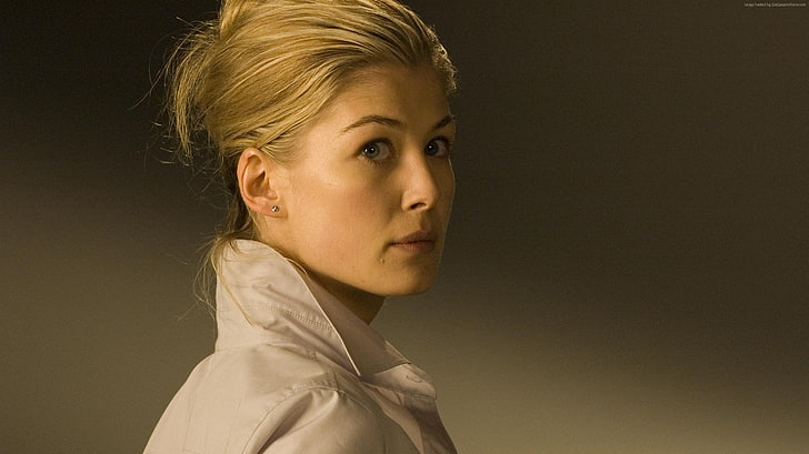 40 Rosamund Pike HD Wallpapers and Backgrounds