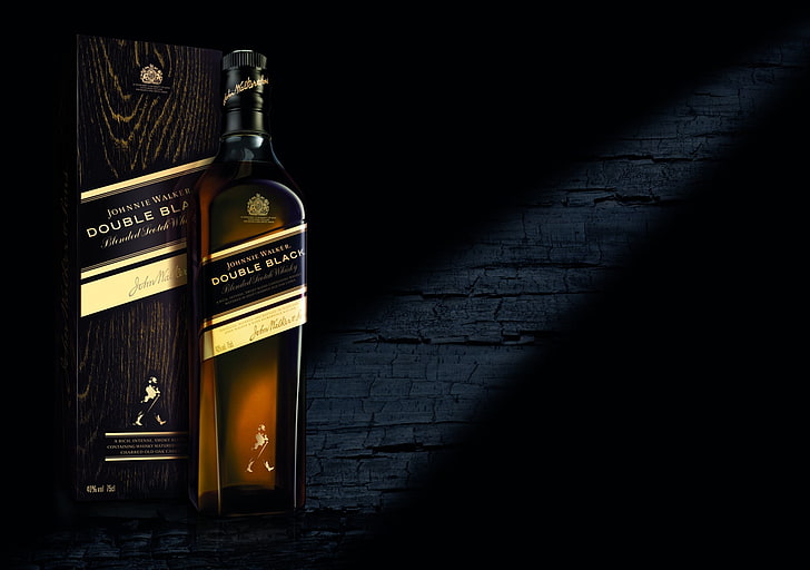 bottles alcohol whisky johnnie walker boxes wall lights black background, HD wallpaper