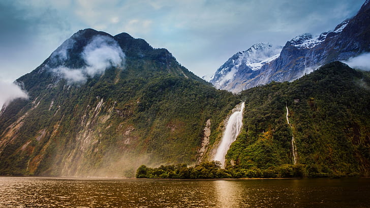 Bowen River, Milford Sound, New Zealand, waterfalls, mountains, green mountains; waterfalls