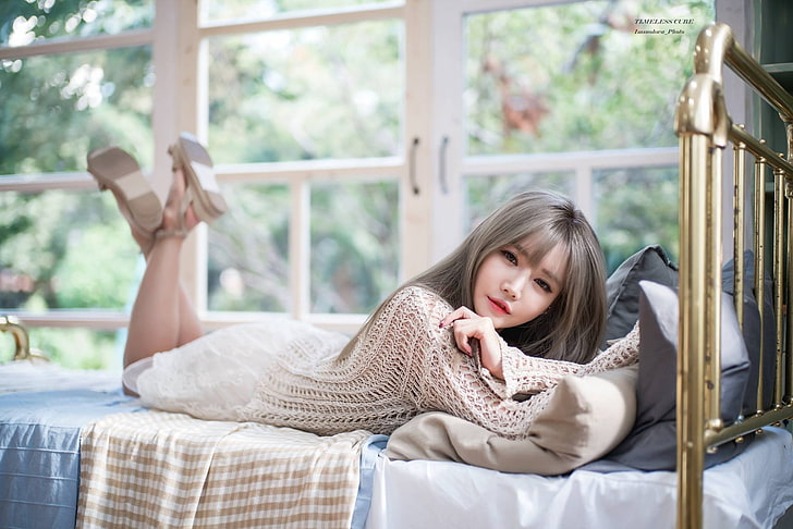Han Ga Eun, Asian, model, long hair, lying down, lying on front, HD wallpaper