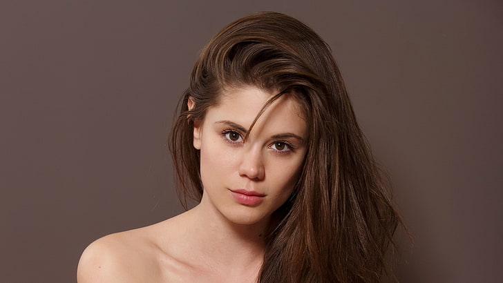 woman's face, Markéta Stroblová, brunette, portrait, simple background, HD wallpaper