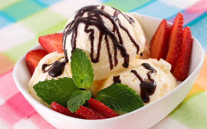 white ice cream, syrup, chocolate, strawberry, plate, dessert