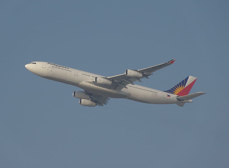 Filipino Air Flight, gray philippine airlines airplane, jet-aircraft