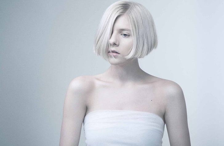 women, Aurora Aksnes, musician, norwegian, white hair, short hair
