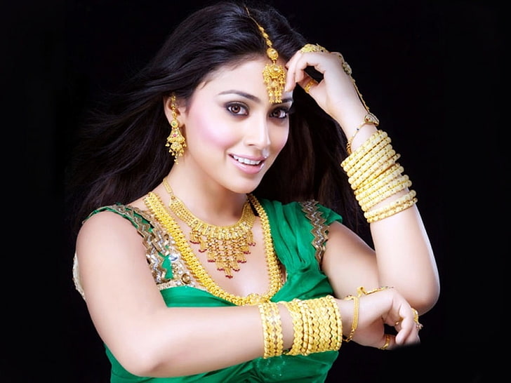 South Actress Shreya, black background, one person, jewelry, bracelet, HD wallpaper