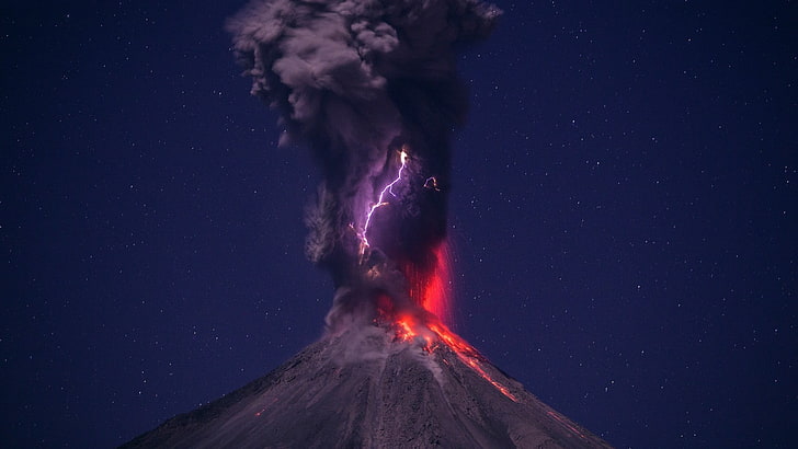 volcano wallpaper, nature, lava, smoke, lightning, night, stars, HD wallpaper