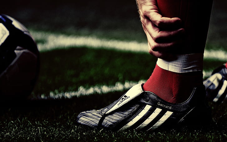 Steven Gerrard Player, black and white adidas soccer cleats, liverpool, HD wallpaper