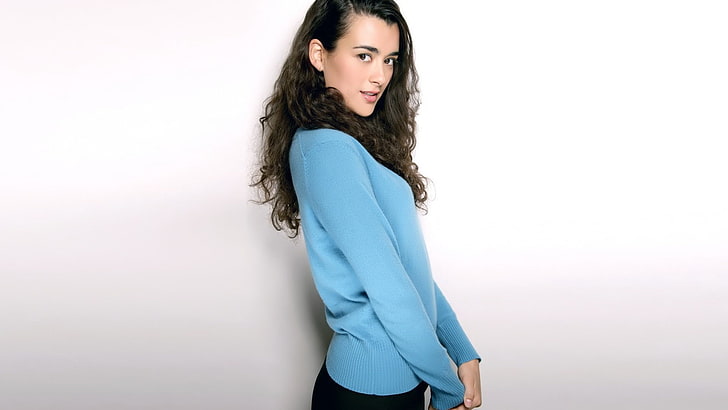 cote de pablo women usa, long hair, one person, hairstyle, standing