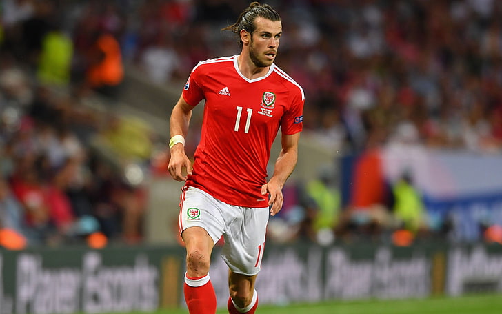 Gareth Bale Euro 2016, men's red and white football jersey shirt