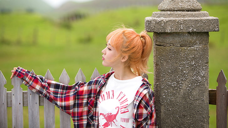 K-pop, Mamamoo, dyed hair, Korean, women, women outdoors, plaid skirt, HD wallpaper