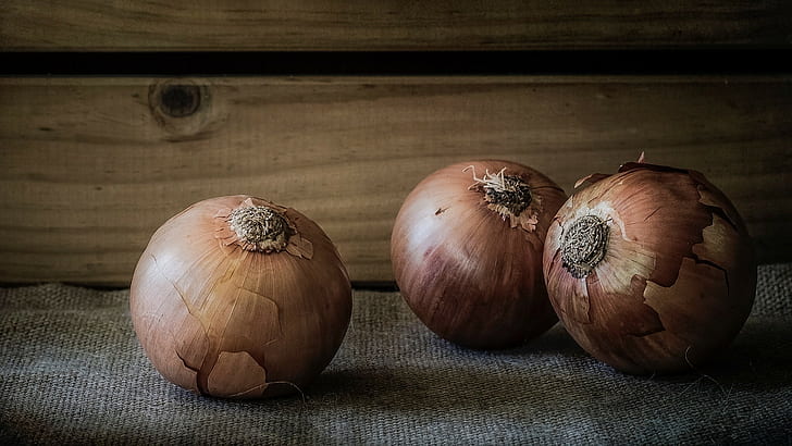 Onions, food, wood, still life, HD wallpaper