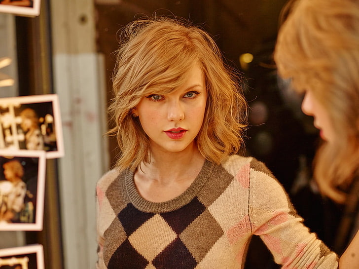 Taylor Swift, women, singer, blonde, sweater, blue eyes, celebrity, HD wallpaper