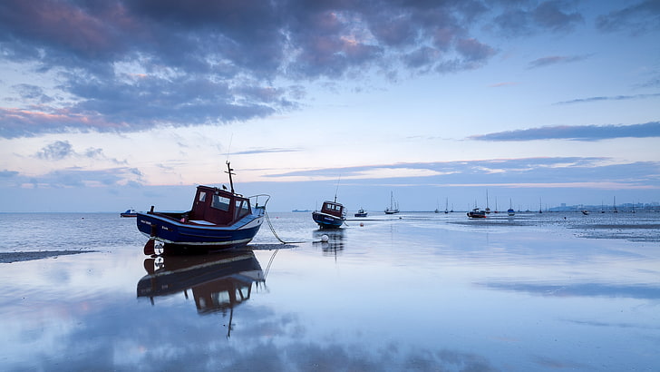 white and blue boat, nature, water, reflection, sea, horizon, HD wallpaper