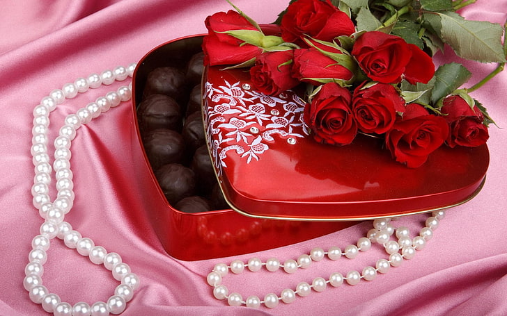 beaded white necklace, candies, chocolate, box, heart, beads, HD wallpaper