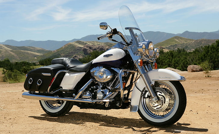 Harley Davidson Motorcycle 21, white and black touring motorcycle