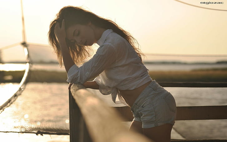 jean shorts, women outdoors, model, sea, Giovanni Zacche, sunlight, HD wallpaper