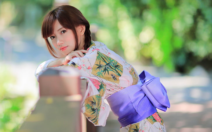 women's white, green, and blue floral kimono dress, woman in white and green floral kimono, HD wallpaper